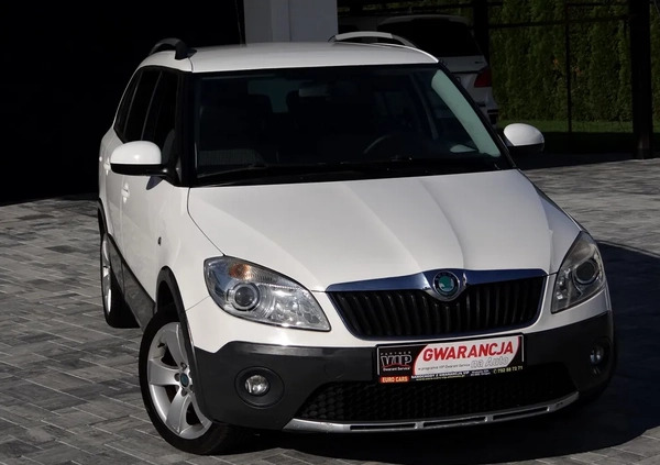 Skoda Fabia cena 17500 przebieg: 214000, rok produkcji 2011 z Gorzów Śląski małe 667